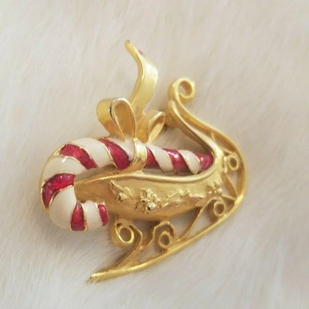 Vintage Candy Cane Sleigh Brooch Enamel Christmas Holidays Sled Gold Tone  5261